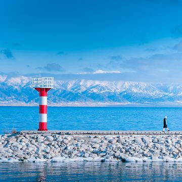 新疆伊犁赛里木湖+果子沟大桥一日游【上门接送+往返高速】