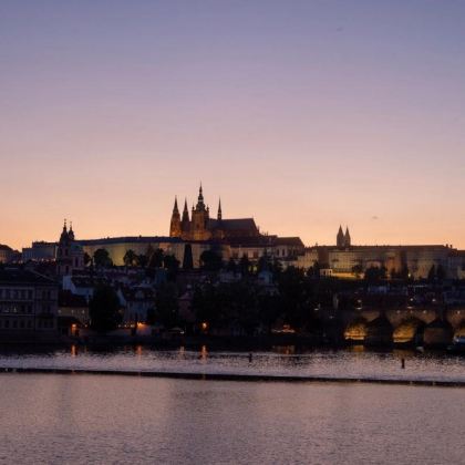 捷克布拉格-伏尔塔瓦河-黄金巷-火药塔-全境包车-私享行
