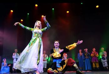 新疆乌鲁木齐国际大巴扎半日游【自由行+品美食+欢乐巴扎歌舞】【[产品特色]时间安排灵活自由，游玩随意舒心，观赏内容丰富《丝绸之路·千年印象》大型实景民族歌舞演艺。】