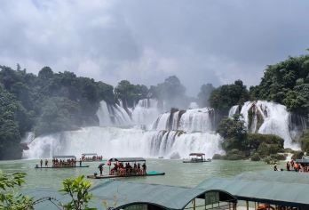 德天跨国瀑布+明仕田园一日游【独立团/上门接|含德天接驳车】【[纯玩游]纯玩团，不进购物店，无强制消费；不进xx古寨、xx博物馆等隐形购物店！】