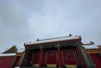 沈阳故宫半日游【大咖精讲2小时独立包团（赠故宫文创）】【沈阳故宫甄选导游专业精讲，全程2小时逛足沈阳故宫，听历史聊文化，尽在宫城旅行《考古记》】