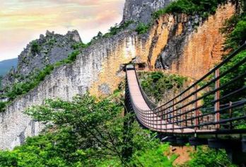 【9点出发】重庆816工程+武陵山大裂谷一日游丨2-8人小团【[深度体验]赠送816景区官方讲解、含816电瓶车、大裂谷摆渡车+电瓶车+上行索道】