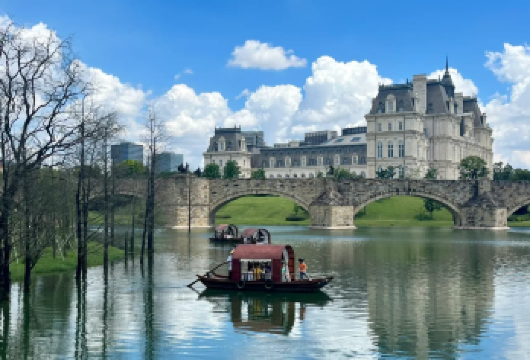 【私家团+上门接送】东莞松山湖公园+可园+西溪古村1天游R2【私家旅行：一单一团，不拼客，专属旅行 品质服务：5座/7座车上门接送，专职司机护航】