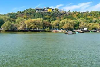 长春出发北山公园+松花湖+朱雀山国家森林公园一日游【感受吉林的历史底蕴，领略东北山水的雄浑壮美】