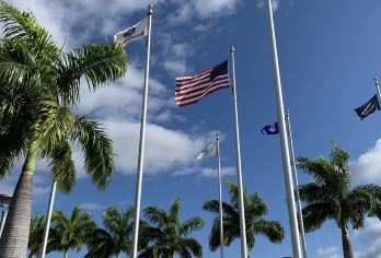 檀香山珍珠港一日游【口碑款*酒店接送+中文导游服务】【该行程囊括夏威夷之著名人文景点。没到珍珠港怎能说到了夏威夷，到了夏威夷必要看看全美的皇宫和国王铜像。】