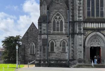 爱尔兰都柏林+威克洛山脉国家公园+基尔肯尼一日游【上门接送，行程自由 安心畅游 中文司导 行程可调c】