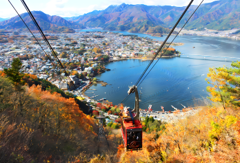 富士山河口湖全景缆车+网红罗森+忍野八海一日游，赠送缆车票【登顶富士山全景缆车，俯瞰河口湖与富士山相映成趣的绝景】