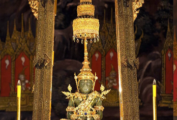 曼谷大皇宫+玉佛寺中文讲解【10点场/13点场】【大皇宫金殿玉佛·郑王碎瓷映河辉·水门巨佛佑众生。千寺之国，慈悲为魂，僧伽导善业，佛光沐万象】