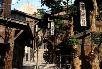 火山口公园+观澜湖电影公社【南洋潮】+文笔峰+海瑞公园一日游【海口精品一日游/游览海口经典景区[海瑞文化园+火山口+电影公社]】