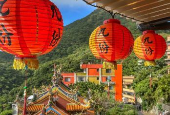 野柳地质公园+九份老街+十分瀑布公园一日游【台北出发】【踩遍北海岸热门景点，无需另外规划交通及行程，从台北指定区域饭店出发，前往北台湾经典景点一日游!】