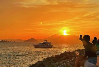 香港石澳+赤柱+西九龙文化区【11小时包车-可自定义行程】【​定制路线​：灵活路线、舒适体验、本地化服务，无需受限于公共交通时刻表】