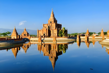 云南瑞丽一日游【边陲小镇，体验异域风情】【2~6人精品小团】【（多套餐可选）根据所选套餐确认包含项目： 含1正餐（手抓饭或当地特色餐）+行程中景区门票+接送用车等】