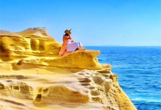 和歌山白滨柯南同款一日游，含贵志站电车体验，千畳敷【有机会体验TORETORE市场金枪鱼解体秀，品尝新鲜鱼获。】