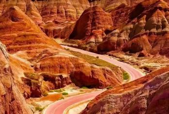 平山湖大峡谷半日游《平山湖大峡谷-废土风震撼之旅》【纯玩小团，无任何隐形消费】