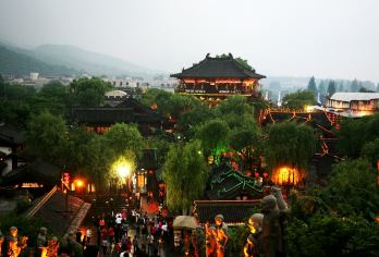 【夕阳优享】杭州宋城纯玩一日游·赠梦想小镇+瓶窑老街游览【精选景点：杭州宋城千古情演出；集非遗文化、怀旧风情与现代文旅于一体的“亭市” ；