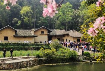 自驾演出游·通行证 自驾韶山毛泽东故居+广场+情景表演！【[优选行程]随到随用，开通景区通行证快速入园，无需换乘旅游大巴，行程自由，时间自由！】