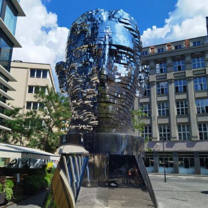 捷克布拉格-跳舞的房子-黄金巷-火药塔-全境包车-私享行