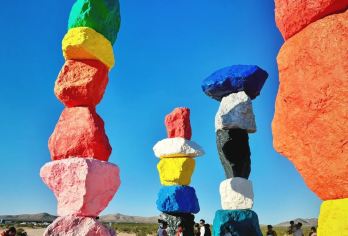 美国拉斯维加斯往返红岩峡谷+七彩石一日游包车【真好那】【包车一日游，解锁旅行新方式！独立车辆配备经验丰富的老司机，为您量身打造专属行程。】