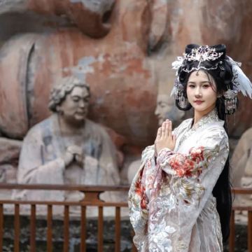 重庆大足石刻+博物馆一日游【主城5区免费接+宝顶山/北山】