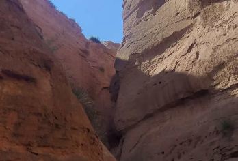 延安出发陕西靖边波浪谷一日游【市区上门接送+纯玩无购物】【深度探秘：预留充足时间，深度游览火焰、赤壁、地心、水上丹霞等核心区域，不错过任何美景。】