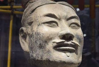 西安秦始皇帝陵博物院兵马俑+华清宫+骊山+英文导游一日游【拒绝拥挤，导游兼顾每位游客，拍照听讲从容，增强游玩体验！】