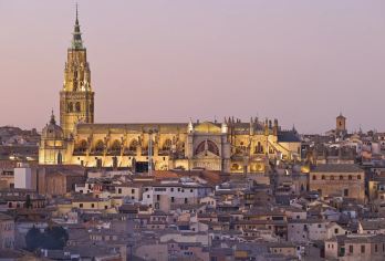 西班牙托莱多 · 三文化古城全景一日游（马德里出发）【登顶河谷观景台，收获世界文化遗产古城的全景明信片视角。】