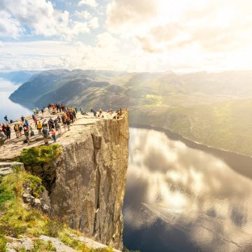 从斯塔万格出发：布道石导览徒步（含接送服务）