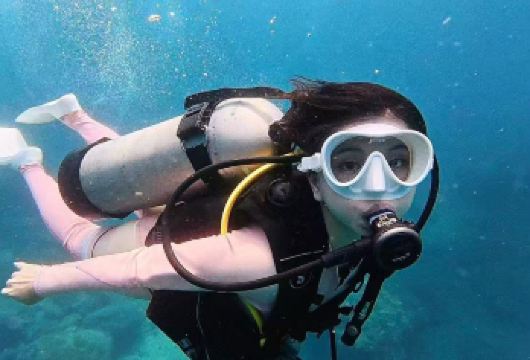 陵水深潜双帆石 坐船出海体验深潜 教练一对一 安心游 送拍摄【双帆石海域深潜 坐船出海 安全水域合适新手、亲子体验、感受深潜的快乐】