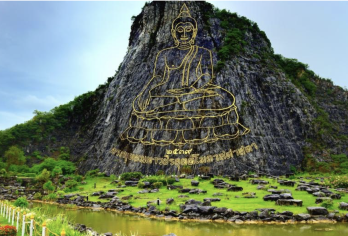 泰国芭堤雅东芭乐园+七珍佛山+真理寺一日游【曼谷出发】【芭堤雅网红景点一日游，精心安排的行程将带您体验泰国东芭乐园的美丽花园，令人惊叹的激光佛像】