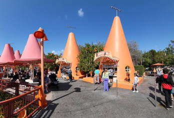 洛杉矶迪士尼乐园+诺氏百乐坊乐园+小小世界+睡美人城堡一日游【10小时包车出行可协商合理安排时间】