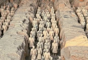 【16-35人团】兵马俑+华清宫/西安千古情/驼铃传奇一日游【[服务保障]三环内酒店接早+优选专业资深司机为您保驾护航+景点浏览时间更充裕+包车纯玩畅游无阻。】