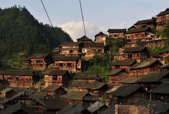 贵州贵阳+西江千户苗寨一日游【苗服体验，深度畅玩苗寨聚集地】【[真纯玩]拒绝购物，拒绝车销，拒绝景中店，拒绝引诱购买商品！】