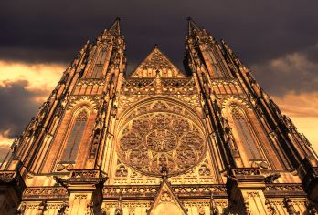 捷克卡罗维发利温泉度假之旅一日游【10H中文司导】【奥匈捷专业司导，可定多日，团建，商务出行，可全程私家定制（球赛也可以代订）详情请私客服小天】