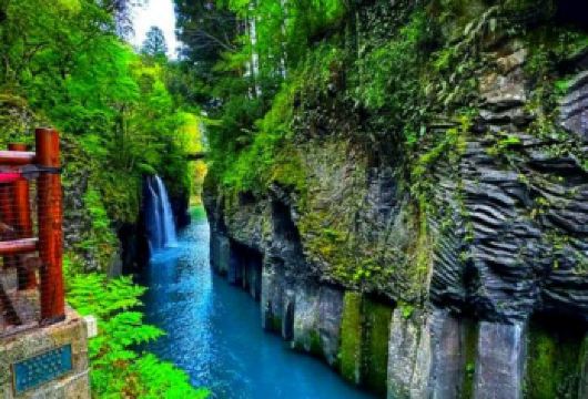 日本熊本+阿苏山+草千里+熊神社+高千穗峡-经典火山行程【专属客服和本地中文司机，一家一团包车】