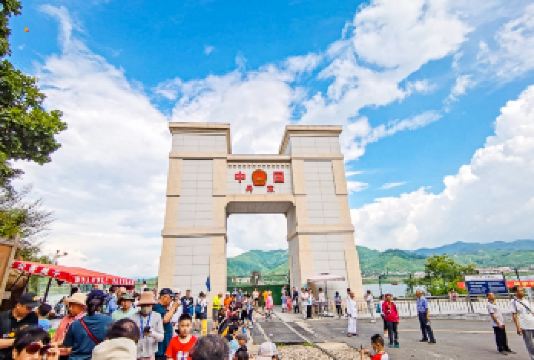 丹东中朝边境一日包车游【国门+长城+中朝边境+河口+抗馆】【丹东市区免费上门接送】