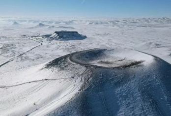 内蒙古乌兰察布一日游【涝利海+乌兰哈达火山地质公园】【[品质服务]五座/七座专车上门接送，专职司机保驾护航，安心出游!】