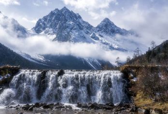 中国贡嘎山海螺沟一日游【2-6人专车团&含门票&上门接送】【[品质纯玩]包车出行纯玩品质，不进店不购物，无强制消费行程透明，可以欣赏冰川、地热温泉】