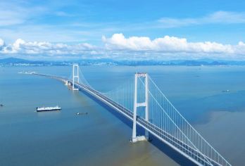 私家小团上门接送|深中通道+深圳大梅沙+地王观光+中英街一日【私家旅行：一单一团，不拼客，专属旅行； 品质服务：5座/7座车上门接送，专职司机护航】