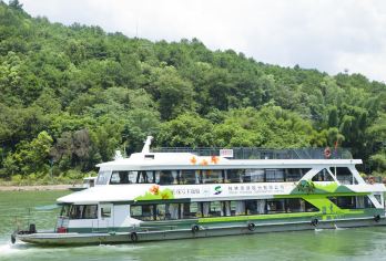 漓江风景名胜区+“桂花号主题游船”可选相公山/印象千古情【桂花主题漓江游船每月不同的主题活动，互动娱乐独一份，漓江之旅不再枯燥乏味~】