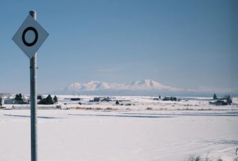 日本北海道旭川美瑛｜白须瀑布｜孤独圣诞树｜札幌往返｜中文专车【尊享一对一高端行程定制，多日豪华包车专属礼遇，专业旅行顾问24小时恭候垂询。】