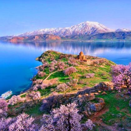 埃里温-第比利斯单程游｜塞凡湖+塞凡纳万克+帕兹湖+品红酒