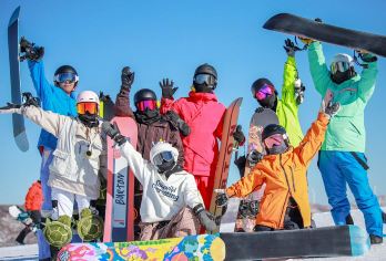 北京八达岭长城+【八达岭滑雪场】赏冬戏雪一日游【超长游玩时间】