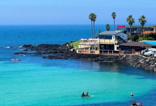 济州岛休爱里+西归浦潜水艇+中文海水浴场一日游 包车行程可调【体验当地深度游览，！ 当地中文司机，在地生活，感受当地人的模式 美食攻略，旅途聚会，吃吃喝喝畅游当地】