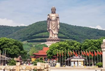 无锡灵山大佛+鼋头渚+太湖私人包车一日游｜上海出发｜T【灵山大佛晨光瞻仰：晨光中仰望青铜大佛，感受庄严慈悲，净化心灵之旅始于此。 菩提大道寻佛迹：漫步菩提大】