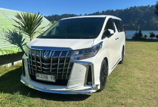 巴厘岛：VIP豪华专车私人定制之旅【- 旅途中享受优质服务 - 与专业导游和司机相处融洽 - 惊叹于巴厘岛充满艺术气息的寺庙、悠久的皇家历史和郁郁葱葱的自然景观】