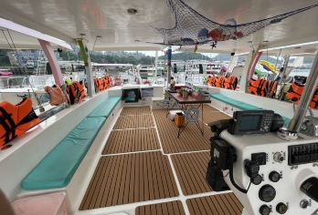 【散拼/包船】三亚专业海钓出海4小时，提供鱼竿鱼饵，可接定制【[套餐选择]包船享受高度私密性，高舒适性，享受宁静，自由放松；游艇散拼享受轻奢体验；】