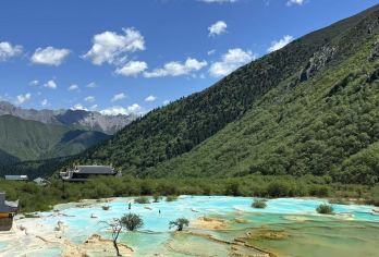 包车黄龙九寨/松潘高铁站包车接站游览黄龙景区住宿九寨沟VIP【高铁站无缝接驳，行程衔接有保障，抵达当日即游览黄龙，送九寨沟舒适住宿】