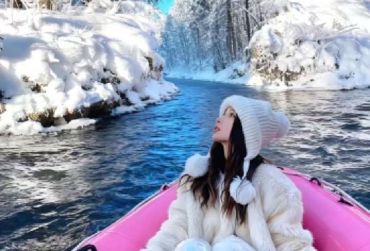 西坡雾凇漂流一日游[万达/鲁能/松江河镇酒店上门接】【缤纷景点 漂流体验爆棚】