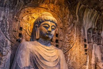 龙门石窟+白马寺+洛阳博物馆一日游（导游讲解+范围内上门接）【探秘千年佛教“祖庭”白马寺，观赏龙门石窟精美石刻，览洛阳博物馆海量文物，纯玩无购，尽享文化盛宴。】