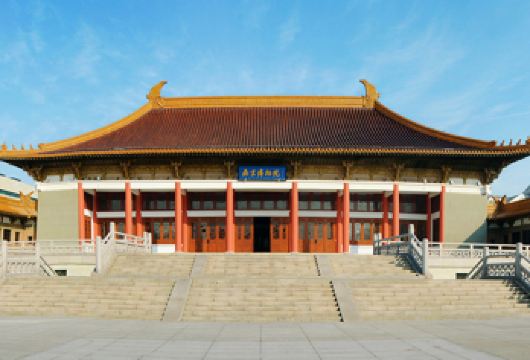 南京博物院|精品拼团|含耳麦2H专业讲解|不含门票预约【[优选讲师]专业导游深度讲解特展馆、历史观馆，拒绝走马观花，深入感受南博文化】